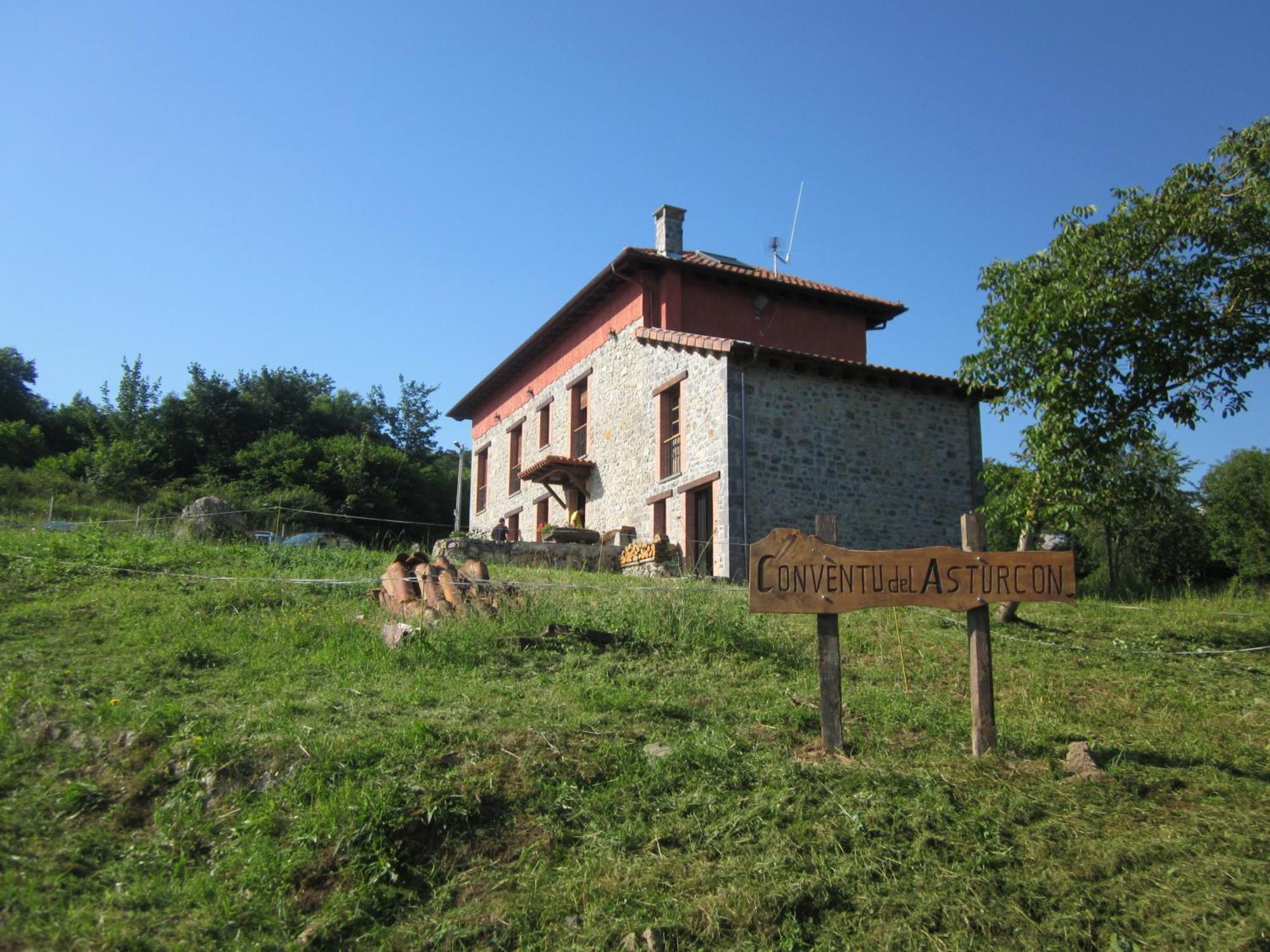 El Conventu Del Asturcon Vendégház Lago  Kültér fotó